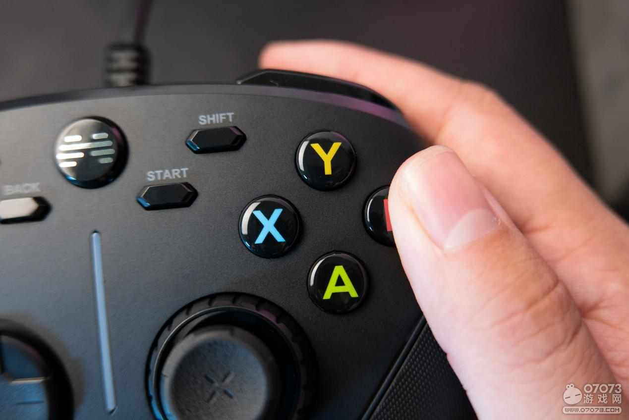 steam破晓传说爆火用北通阿修罗3游戏手柄沉_漠音电竞网